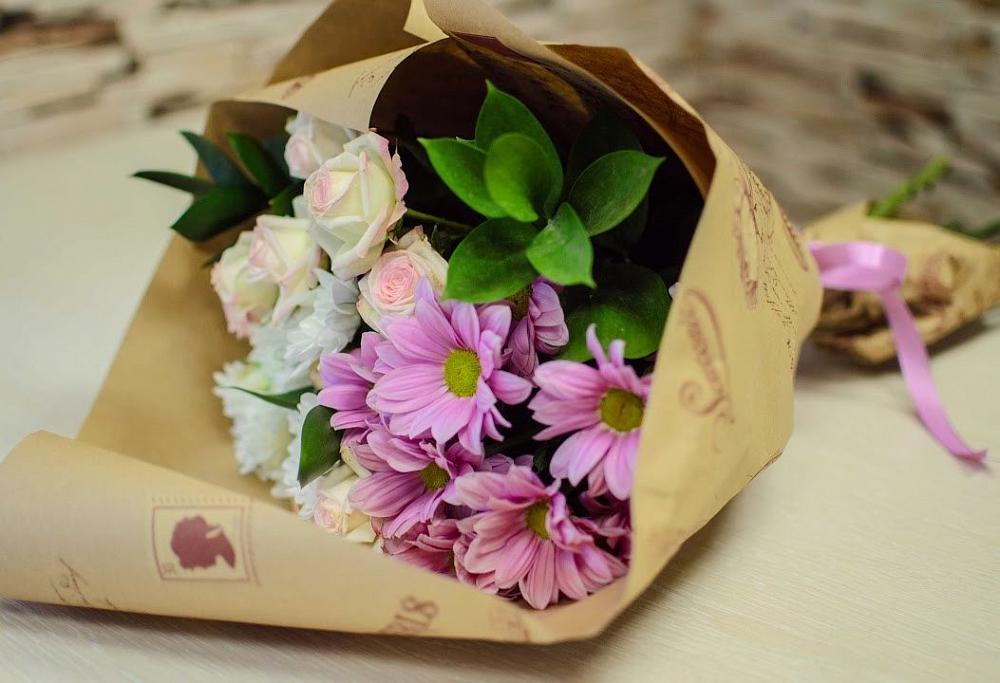 Букет цветов из: Розы и Хризантемы в Ассоколае