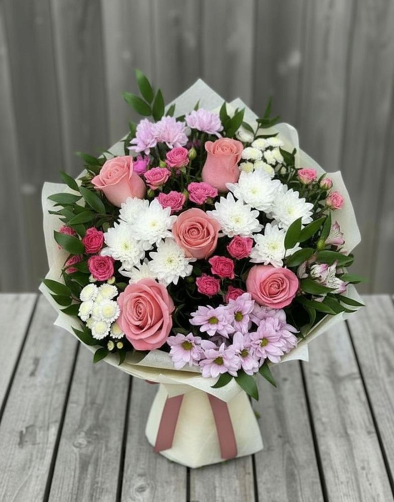 Букет цветов из: Альстромерии, Гвоздики, Розы и Хризантемы в Ассоколае