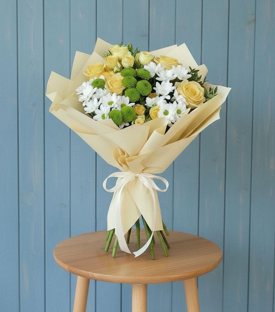 Букет цветов из: Хризантемы и Розы в Ассоколае