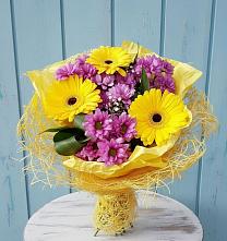 Букет цветов из:  Хризантемы и Герберы в Ассоколае