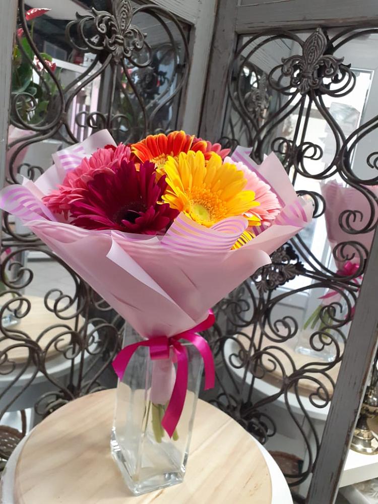 Букет цветов из: Герберы в Ассоколае