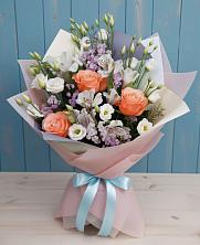 Букет цветов из:  Лизиантусы, Розы, Альстромерии и Гипсофила в Ассоколае