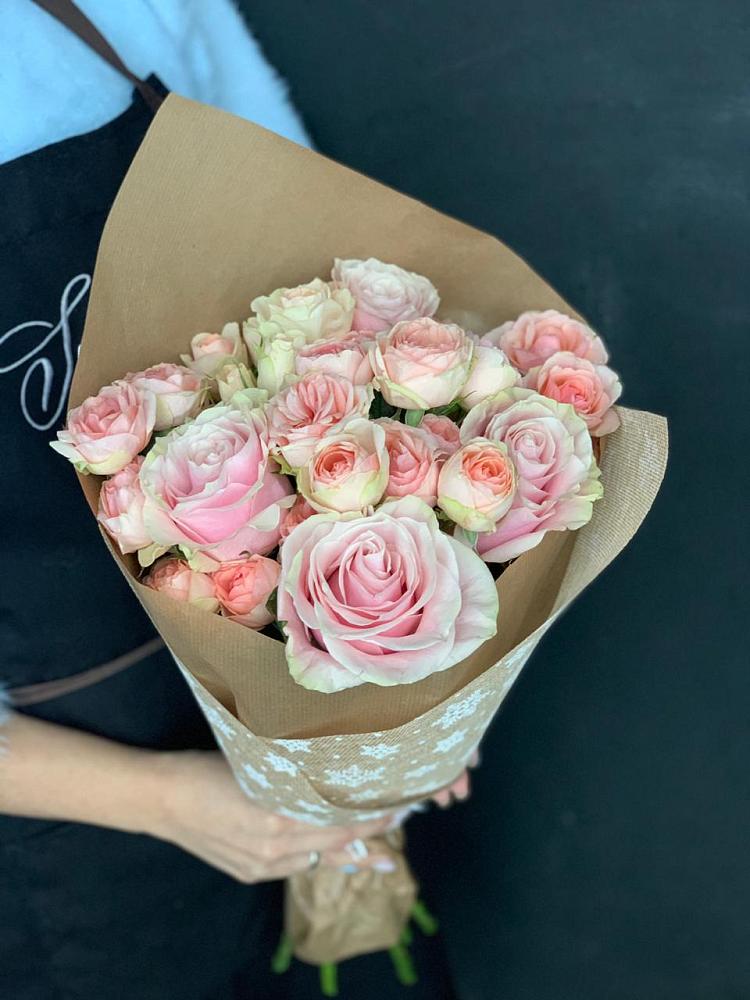 Букет цветов из: Хризантемы и Розы в Ассоколае