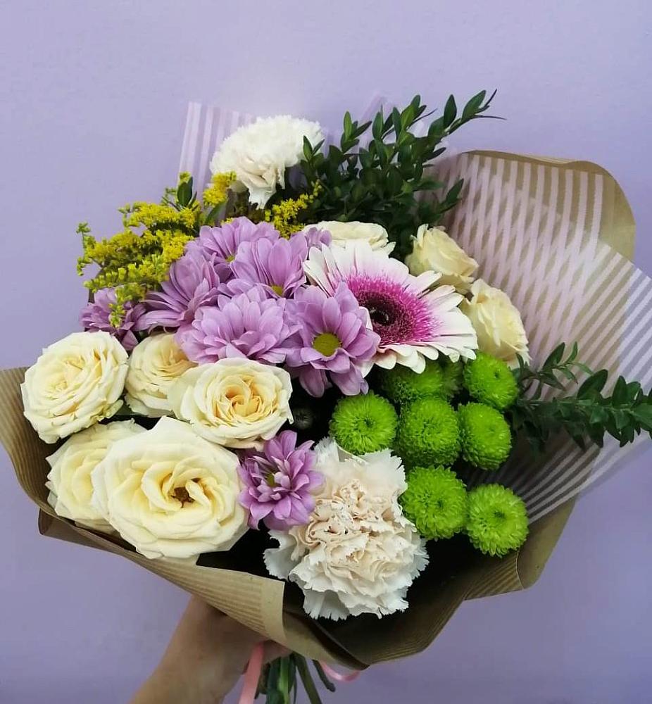 Букет цветов из: Хризантемы, Розы, Гвоздики и Герберы в Ассоколае