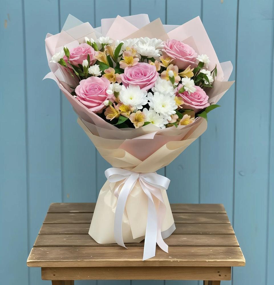 Букет цветов из: Гвоздики, Орхидеи и Розы в Ассоколае