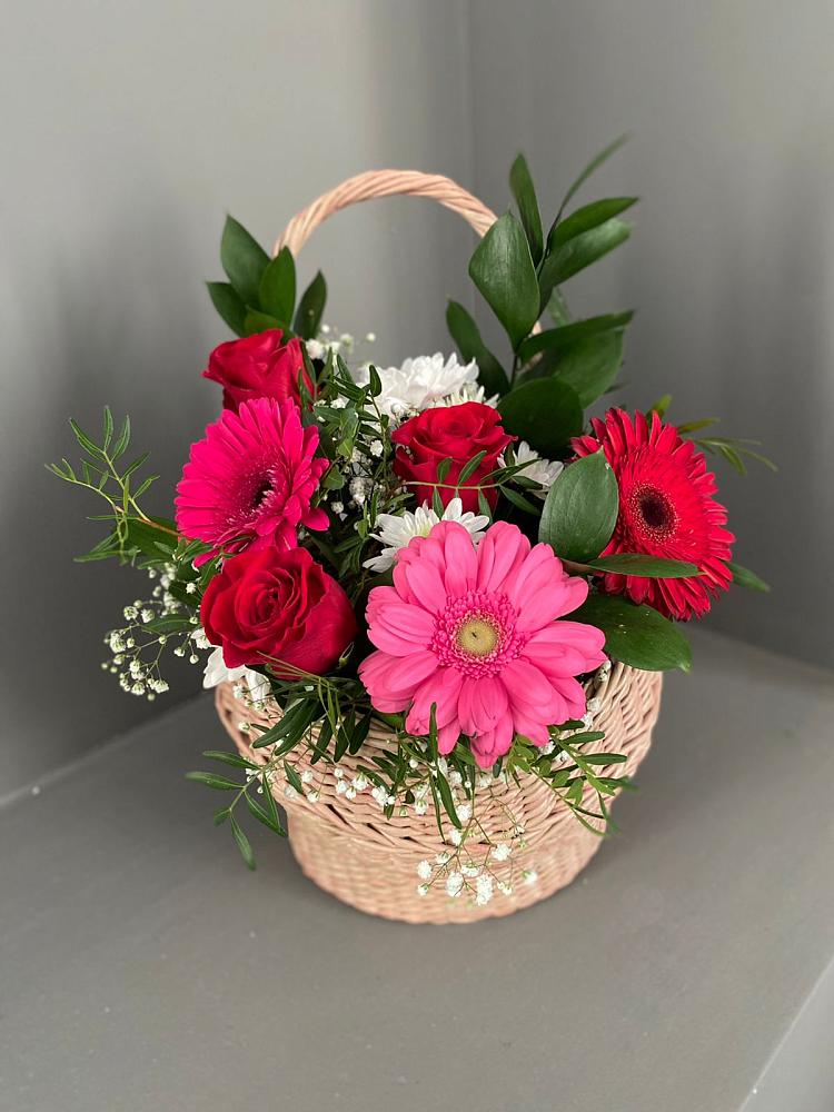 Цветочная композиция из Розы, Хризантемы и Герберы в корзине в Ассоколае