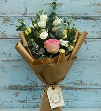 Букет цветов из:  Розы и Лизиантусы в Ассоколае