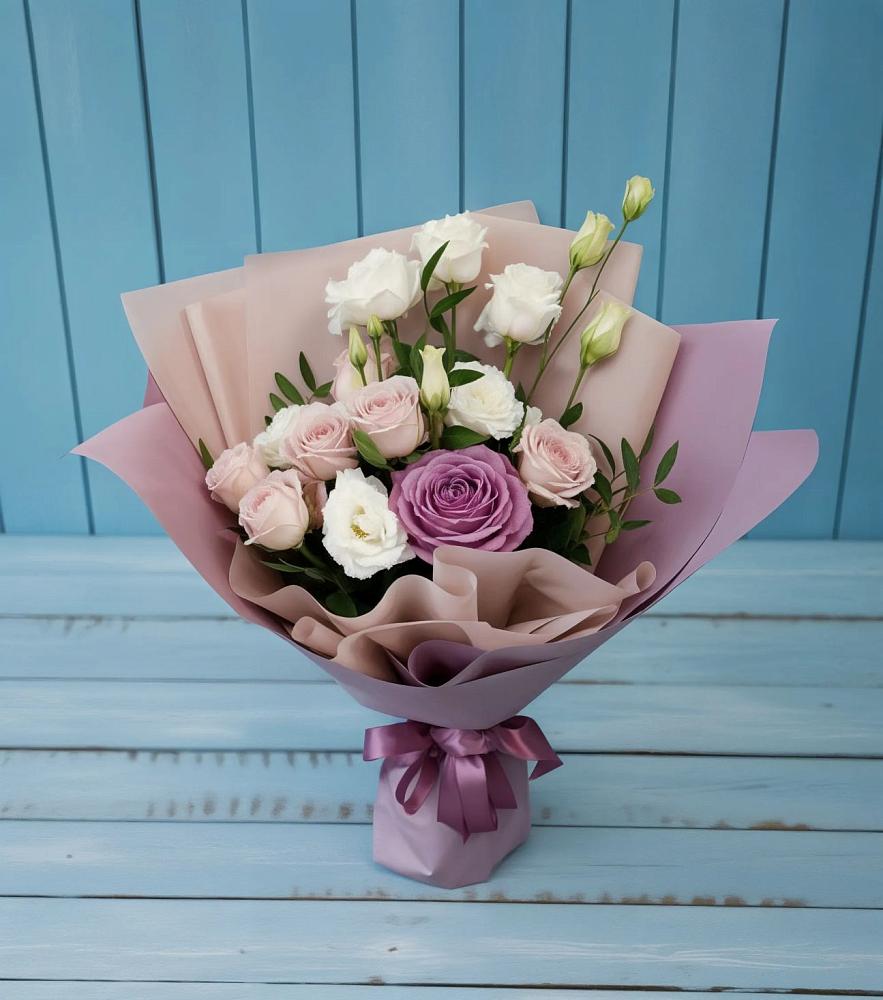 Букет цветов из: Розы и Лизиантусы в Ассоколае